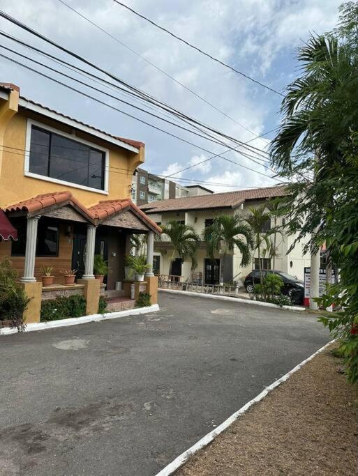 Ferienwohnung The Jewel Kingston Exterior foto